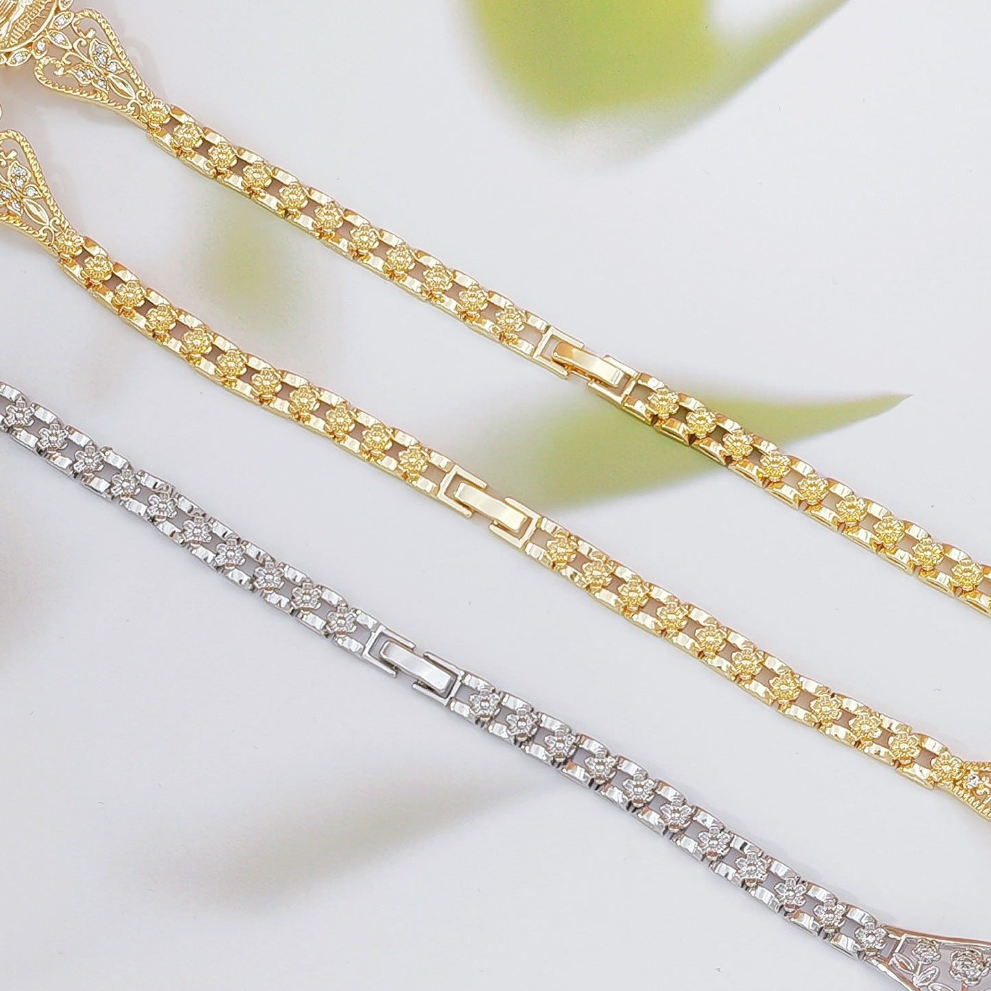 Elegant Hollow Floral Geometric Bracelet – Gold-Plated Copper Fashion Jewelry with Delicate Chain Design(R80) Kemu |Fashion Home Kitchen Beauty