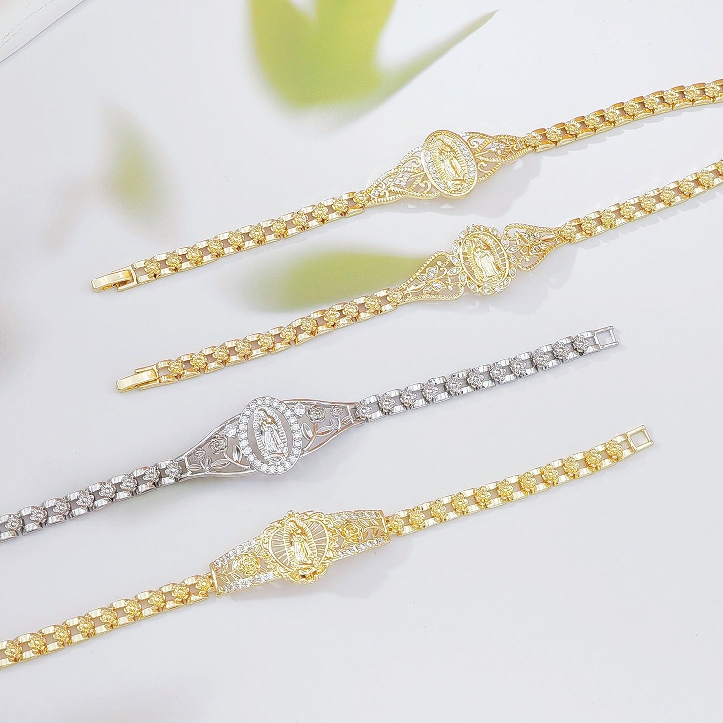Elegant Hollow Floral Geometric Bracelet – Gold-Plated Copper Fashion Jewelry with Delicate Chain Design(R80） Kemu |Fashion Home Kitchen Beauty