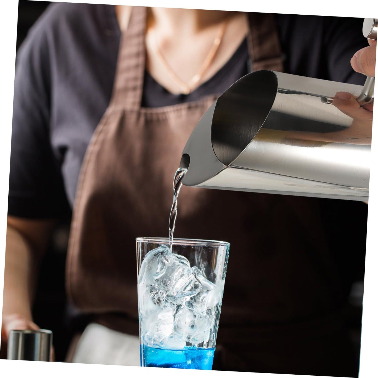 Stainless Steel Water Pitcher for Home and Bar Polished Metal Beverage Container for Cold Drinks Juice Tea and Cocktail Mixing Fridge Pitcher  1.0L
