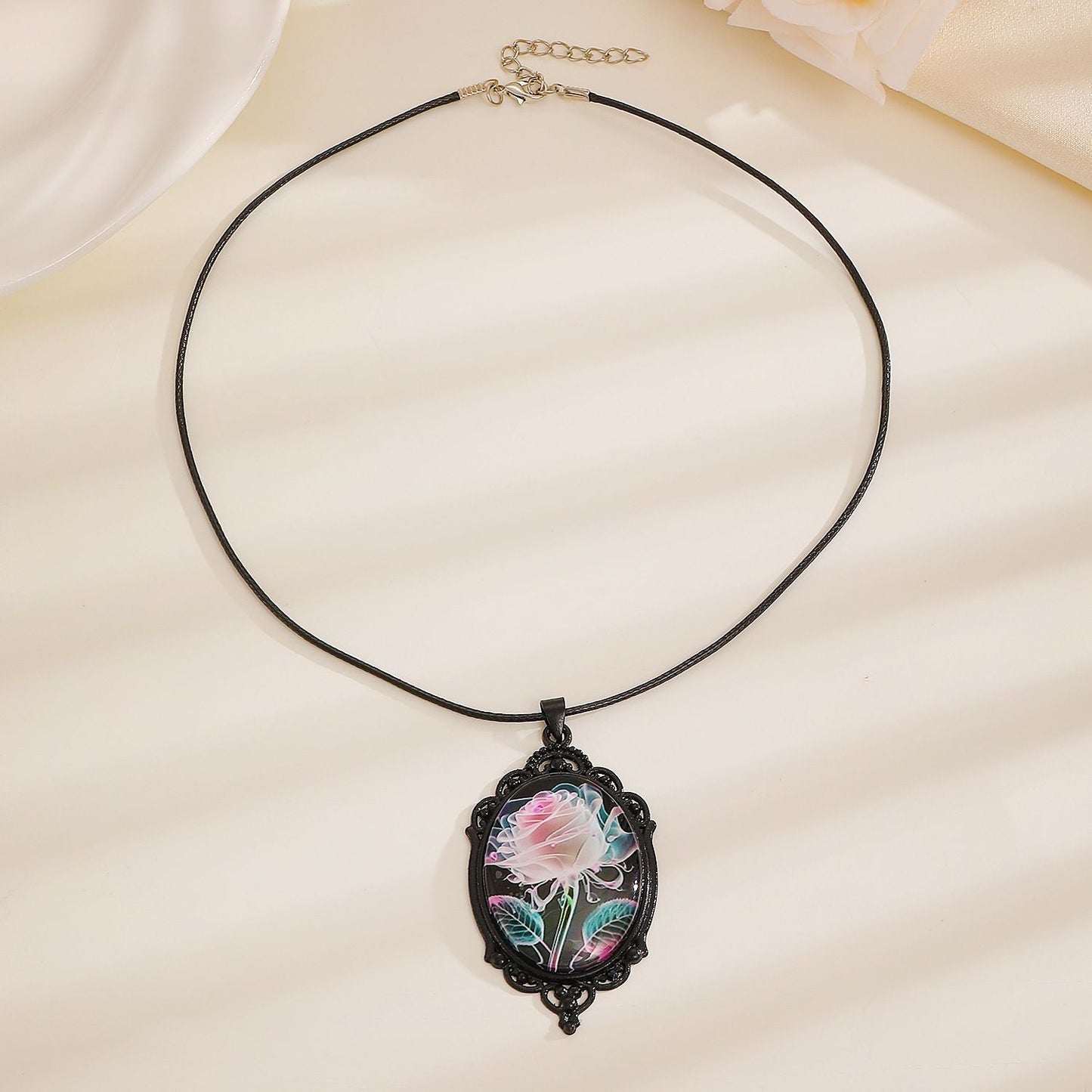 Simple Oval Cabochon Glass Alloy Necklace, Matte Black Plating, Cool Daily Ornament Gift For Club & Casual Trip Kemu |Fashion Home Kitchen Beauty
