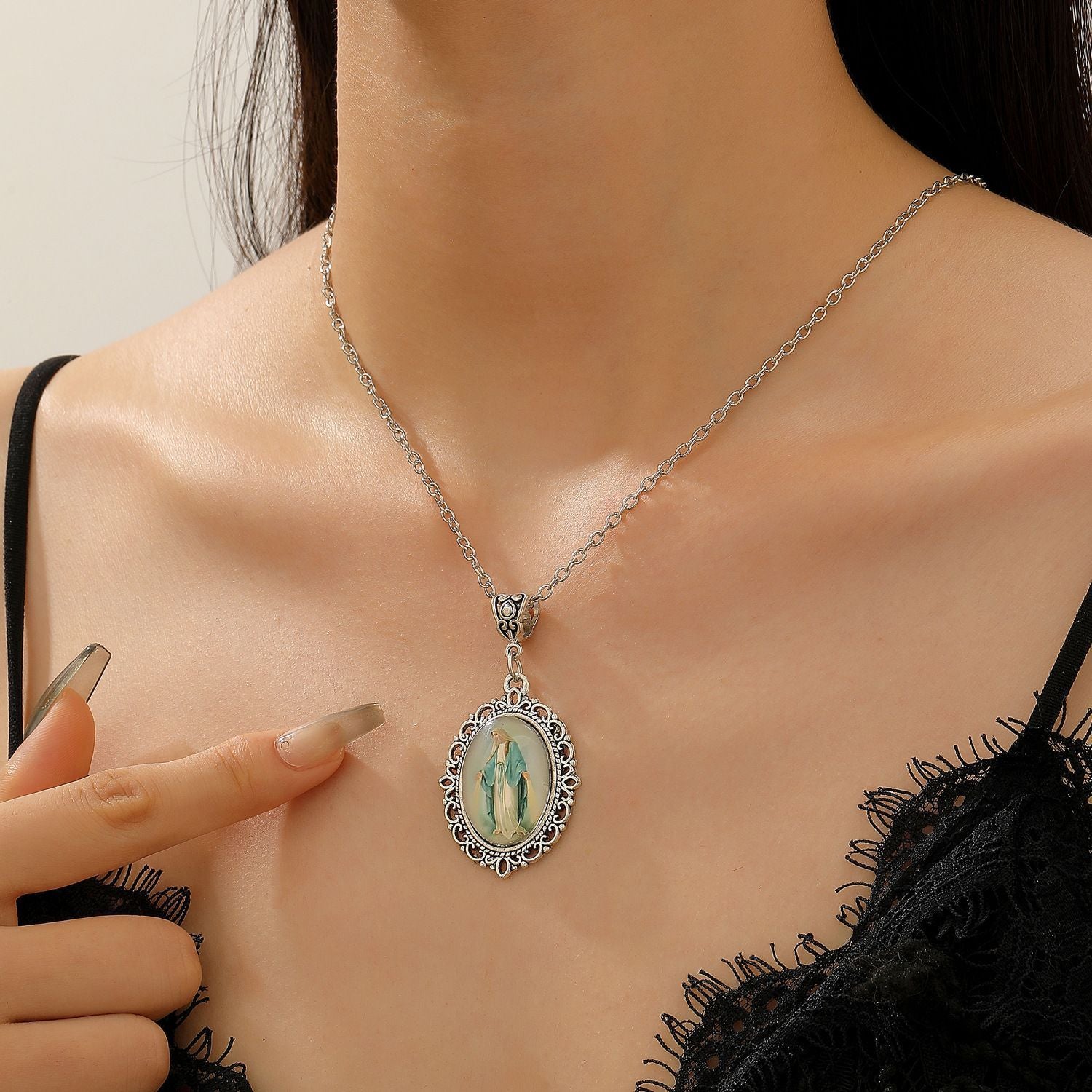 Trendy Oval Time Gem Glass Alloy Neck Chain, Antique Silver Plating, Versatile Decor Gift For Holiday Dinner Party Kemu |Fashion Home Kitchen Beauty