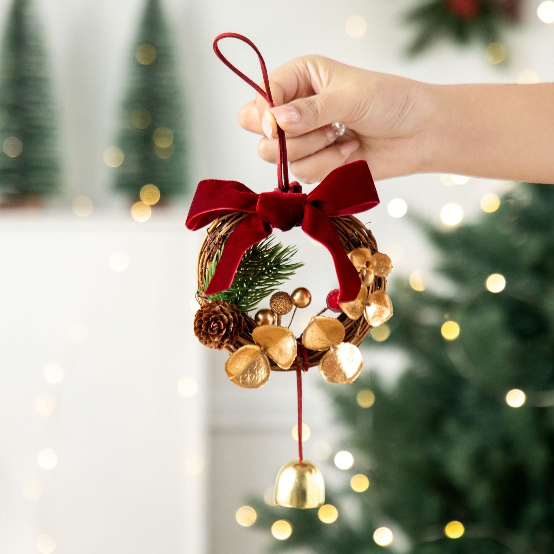 D8 Christmas Wreath Ornament Red 2 Pack Kemu |Fashion Home Kitchen Beauty