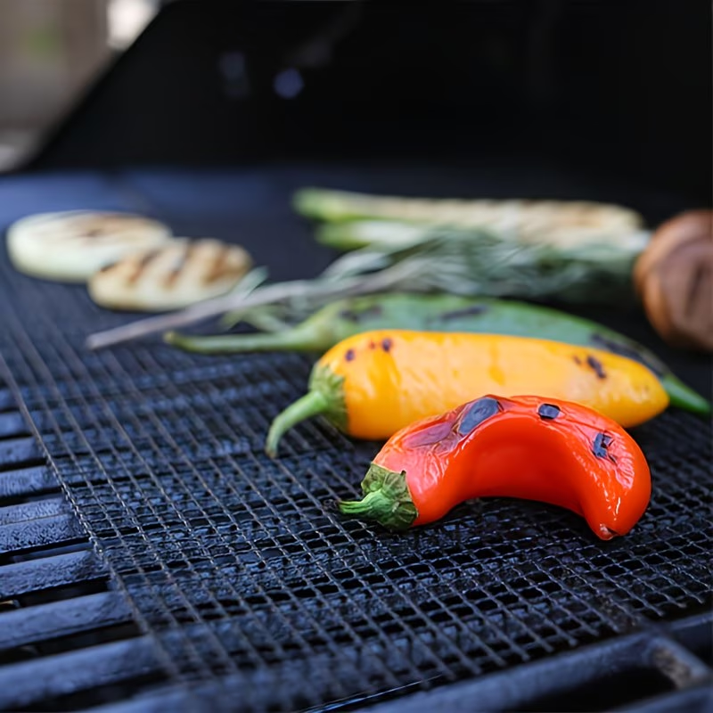 Black 3-Pack Premium Non-Stick PTFE Grill Mesh Mats - Reusable, easy-to-clean round wire mesh mats, perfect for outdoor grilling, ideal for chicken wings, etc., an essential cooking accessory for homes and dormitories. Kemu |Fashion Home Kitchen Beauty