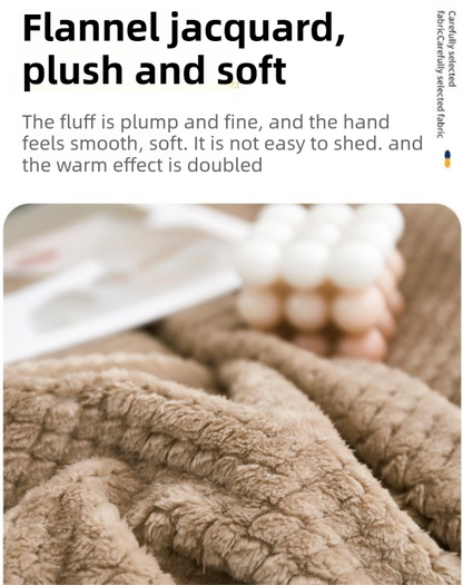 White Pineapple Grid Plush Blanket 45 x 65cm